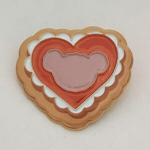 Disney Pin Trading HKDL Shellie May Heart Cookie Desserts Collection Pin